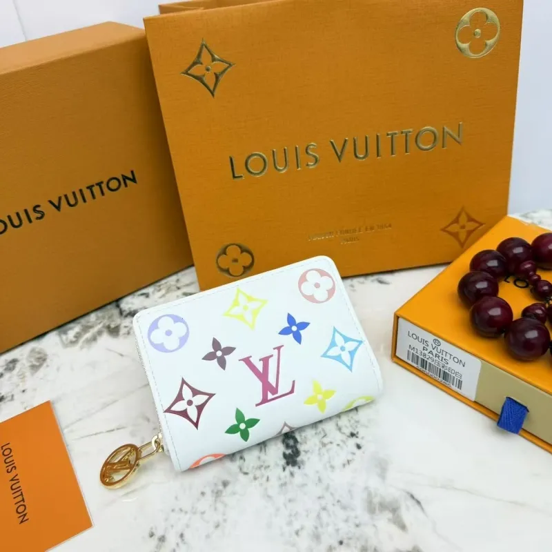 LV Wallets-415