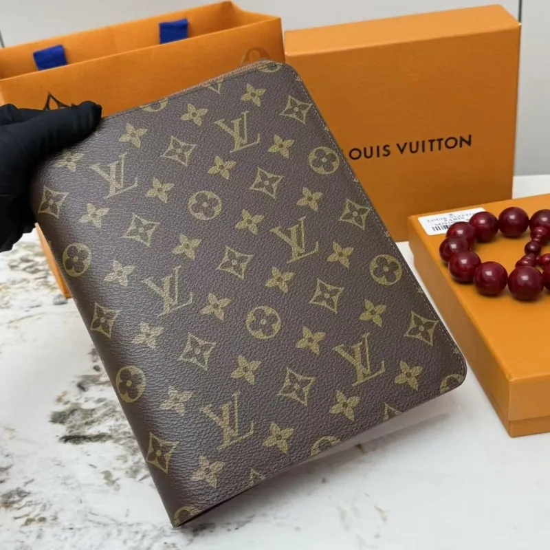 LV Wallets-418