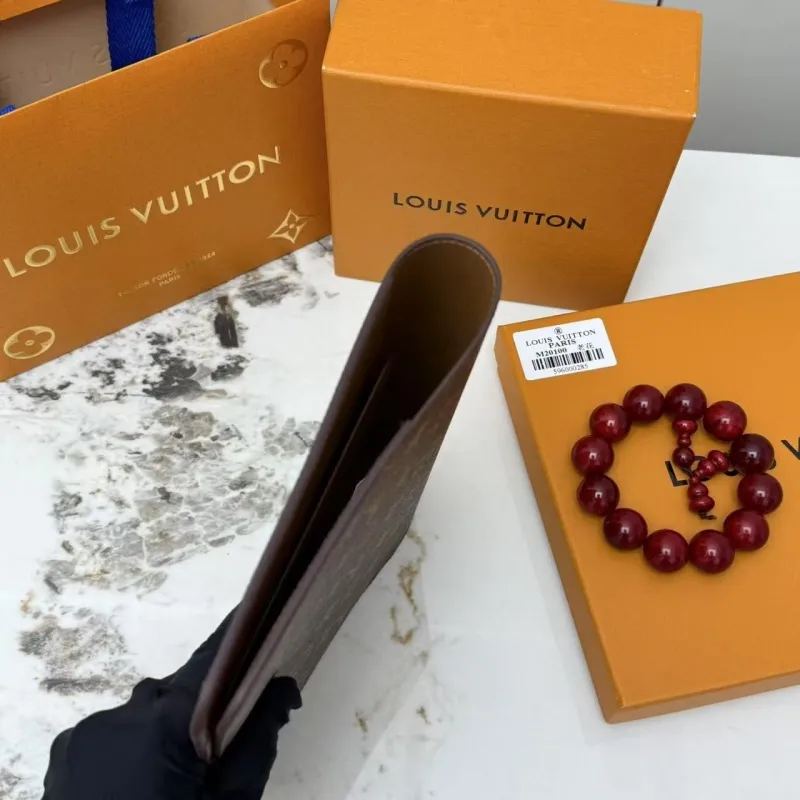 LV Wallets-418 - Image 4