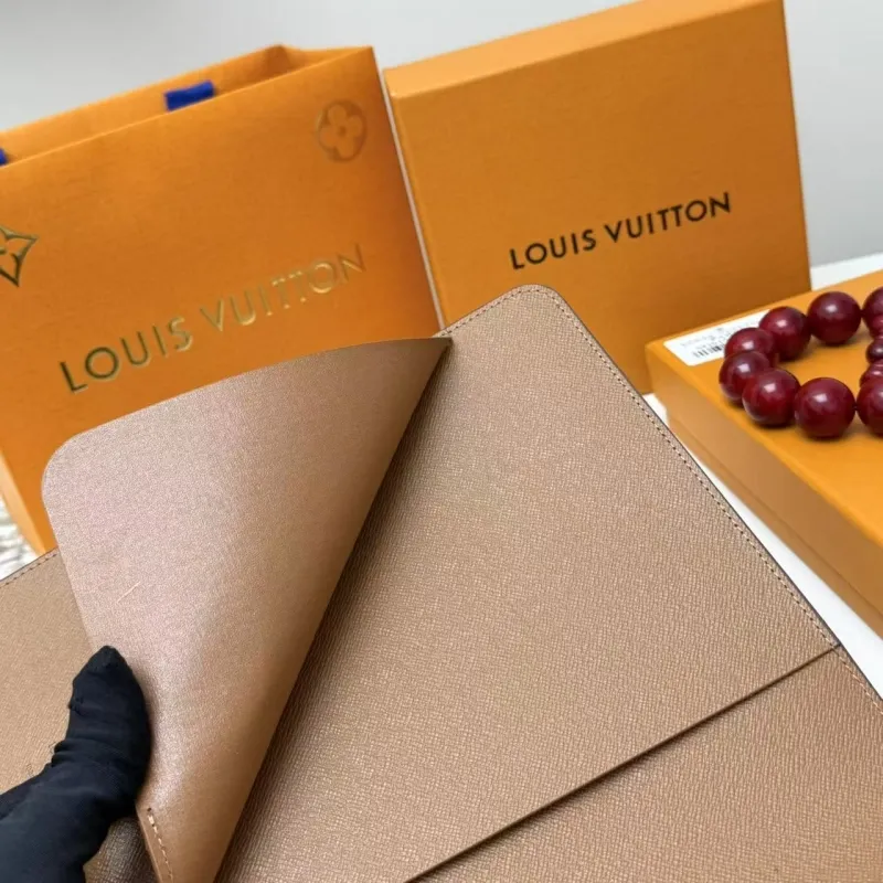 LV Wallets-418 - Image 7
