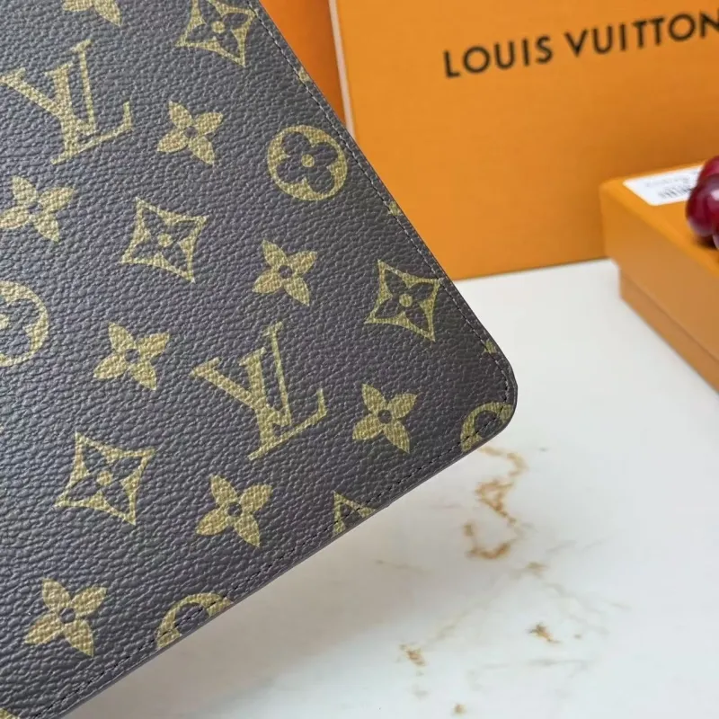 LV Wallets-418 - Image 8