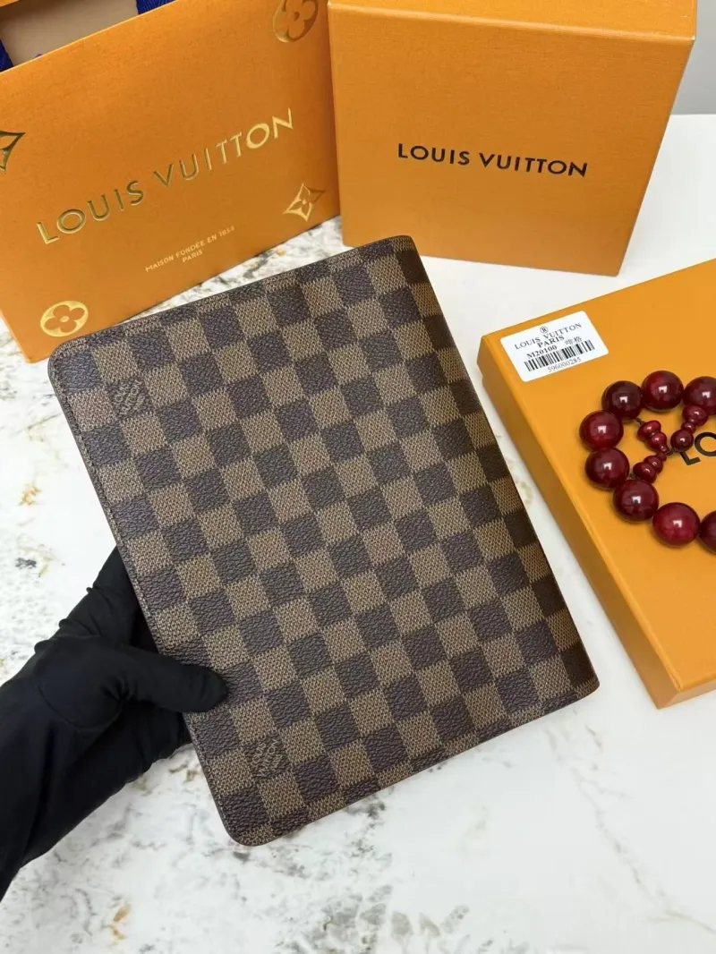 LV Wallets-419 - Image 3