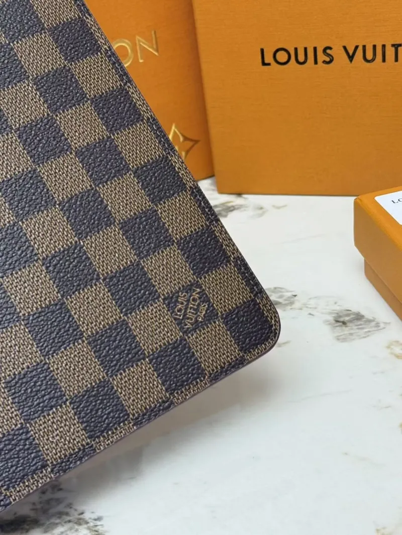 LV Wallets-419 - Image 5