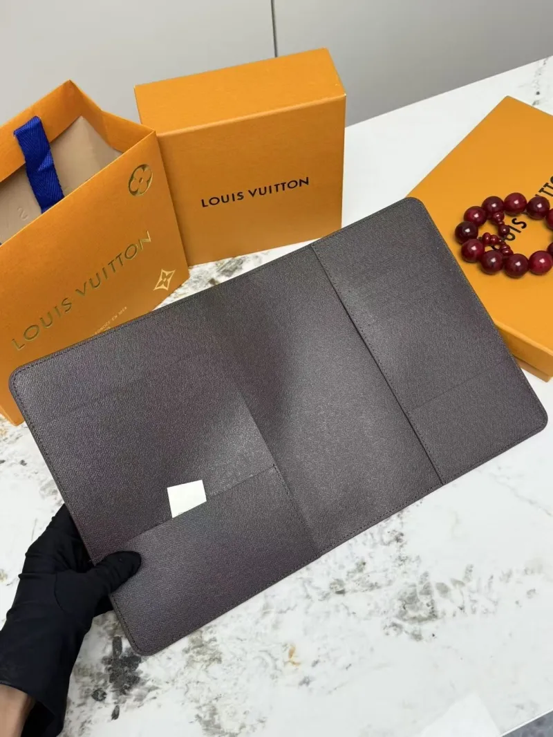 LV Wallets-419 - Image 6
