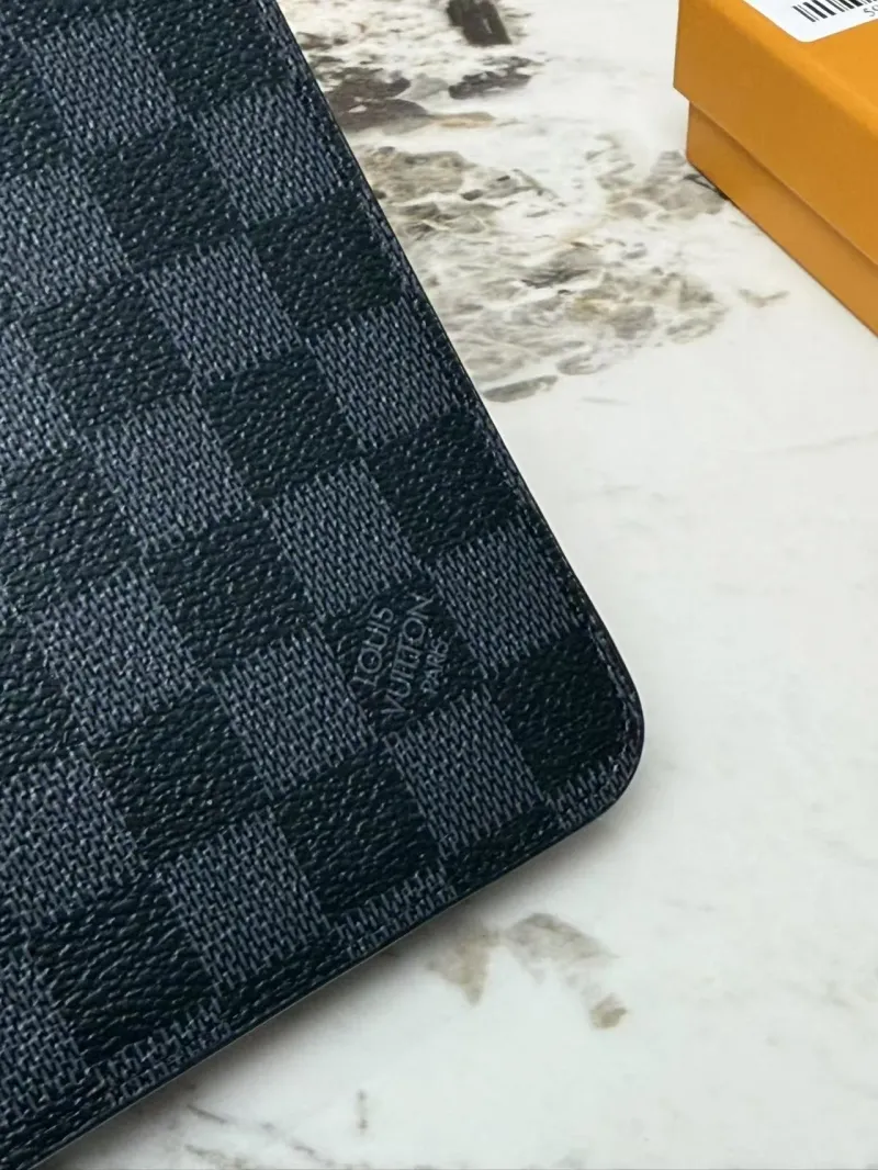 LV Wallets-420 - Image 5