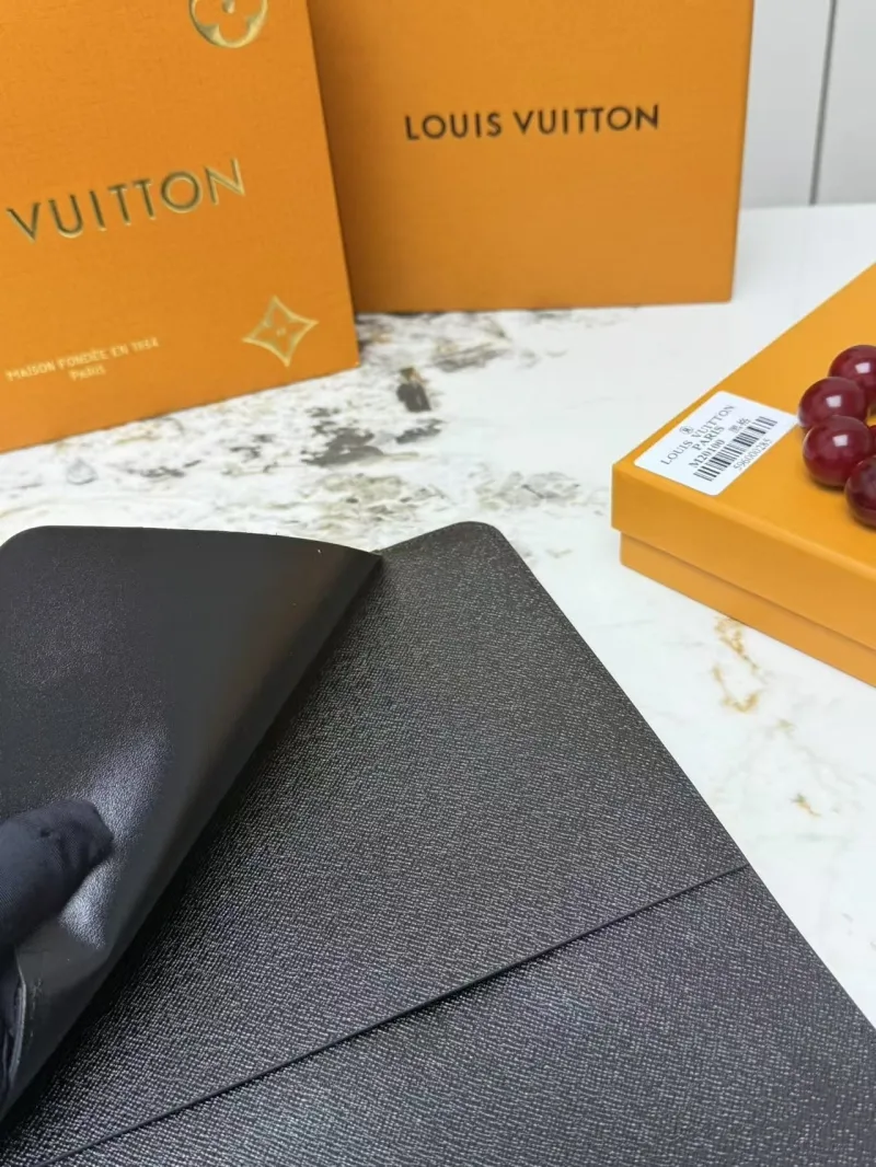 LV Wallets-420 - Image 9