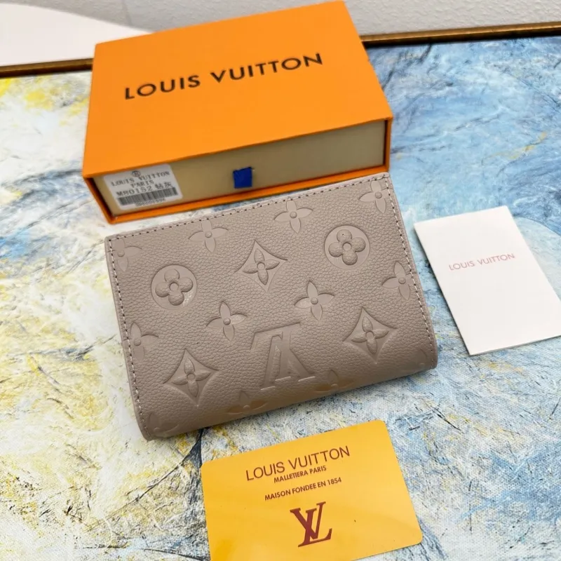 LV Wallets-424