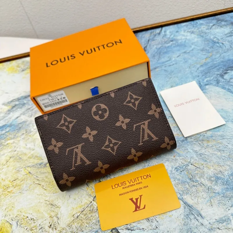 LV Wallets-428