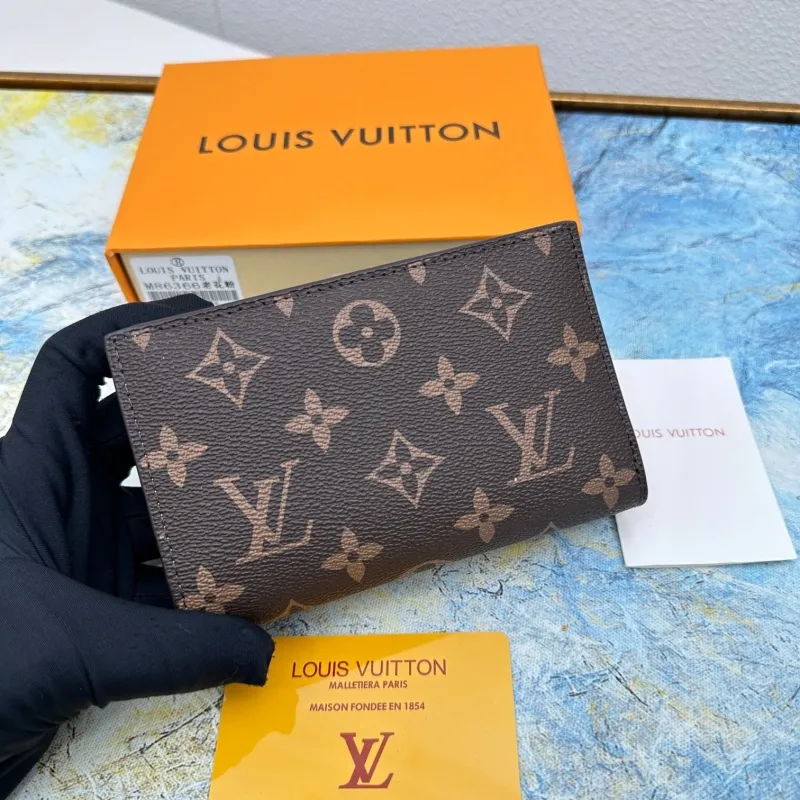 LV Wallets-428 - Image 4