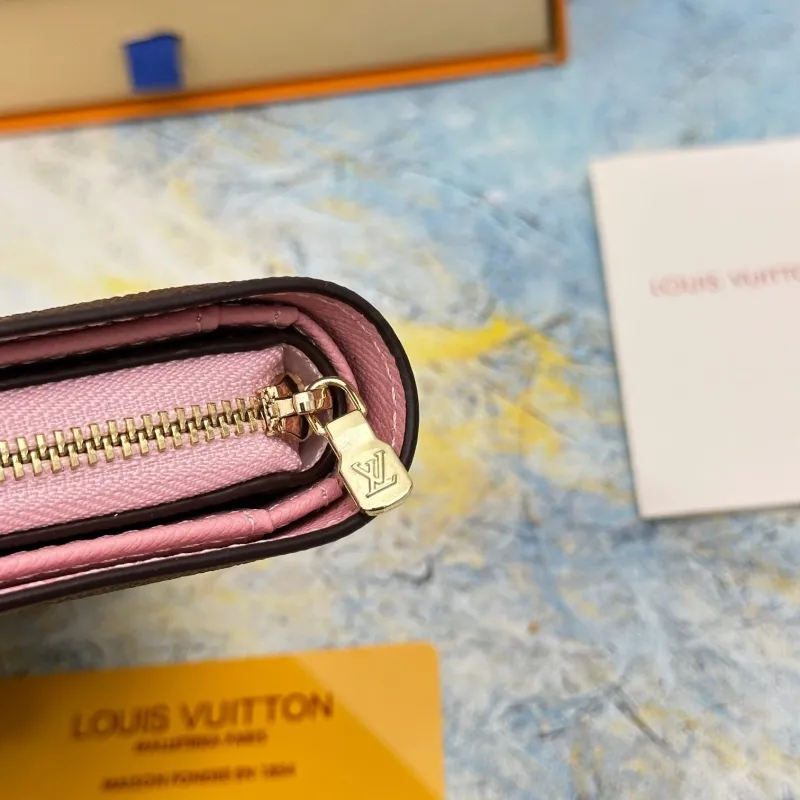 LV Wallets-428 - Image 6