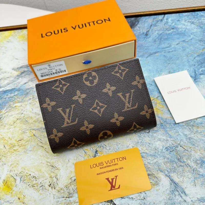 LV Wallets-431
