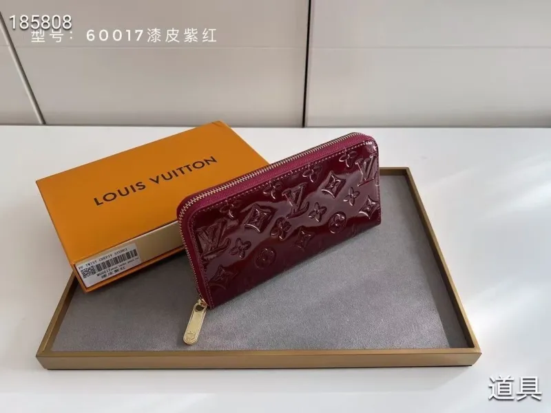 LV Wallets-433 - Image 3