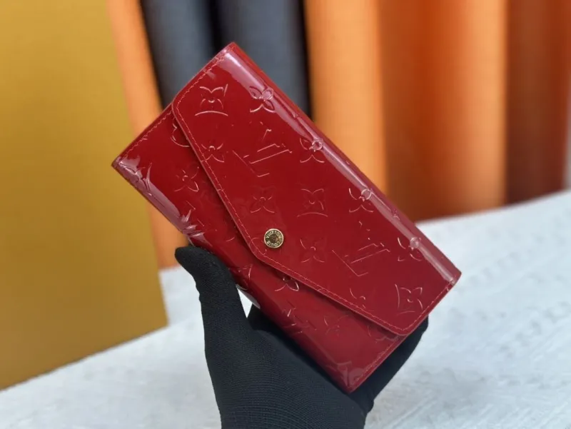 LV Wallets-436