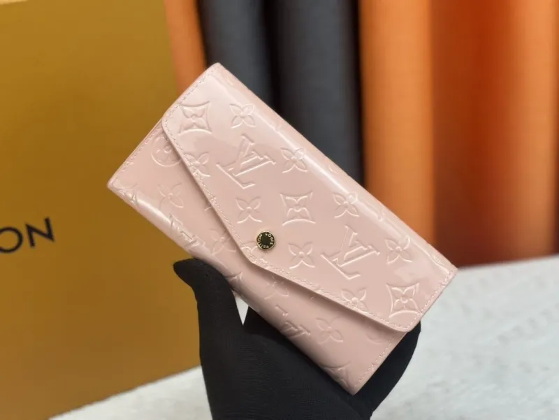 LV Wallets-438
