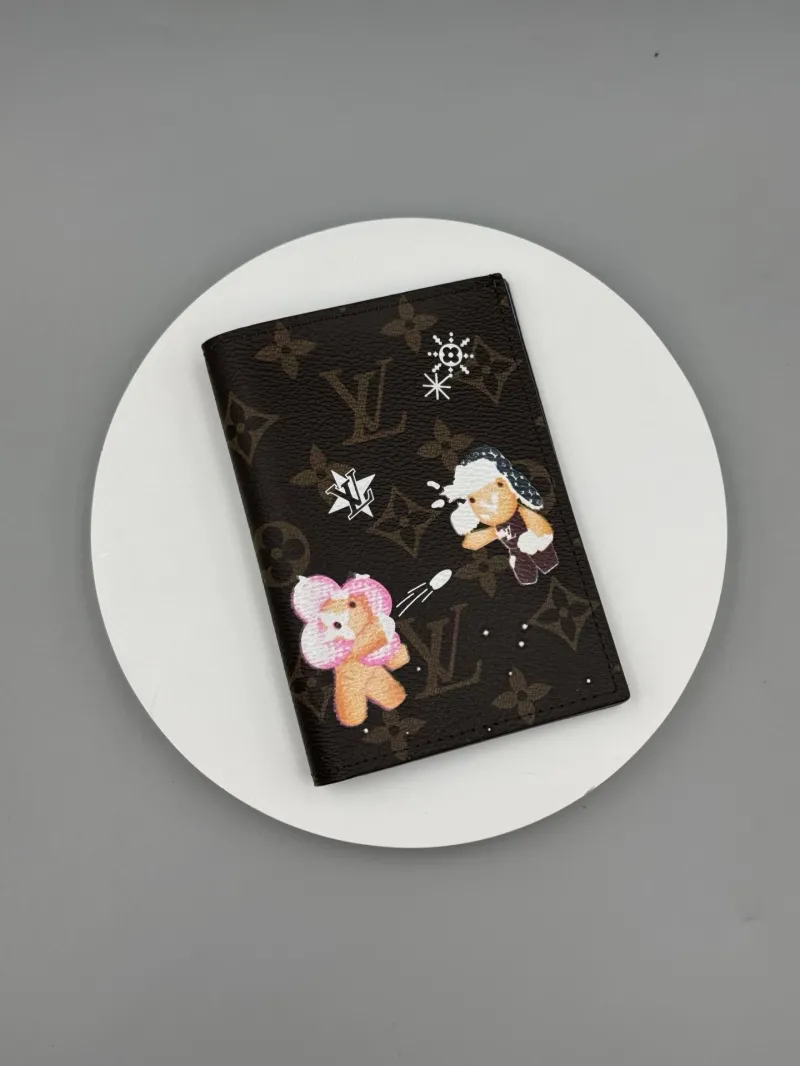 LV Wallets-440