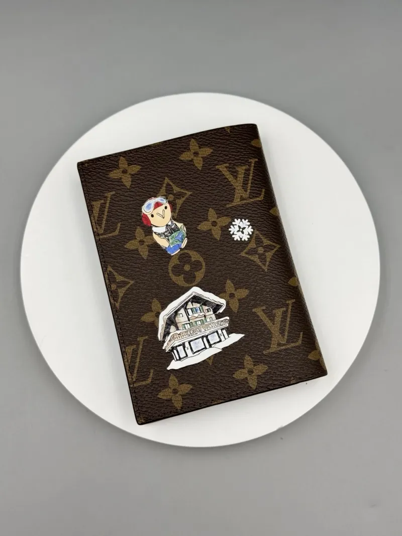 LV Wallets-443