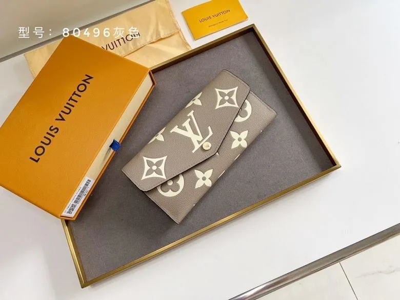 LV Wallets-448
