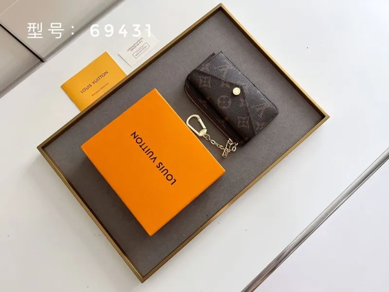 LV Wallets-461