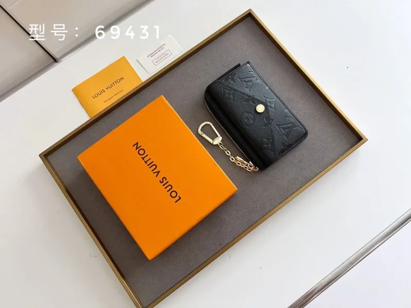 LV Wallets-462