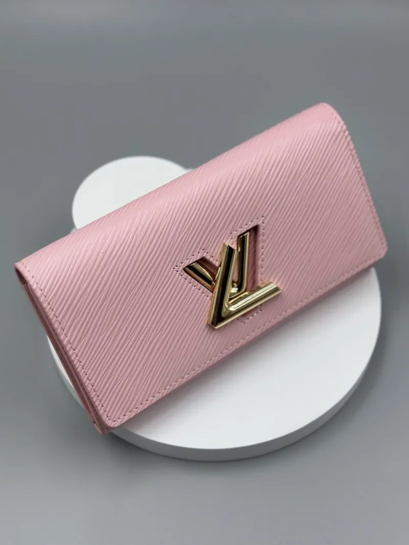 LV Wallets-468