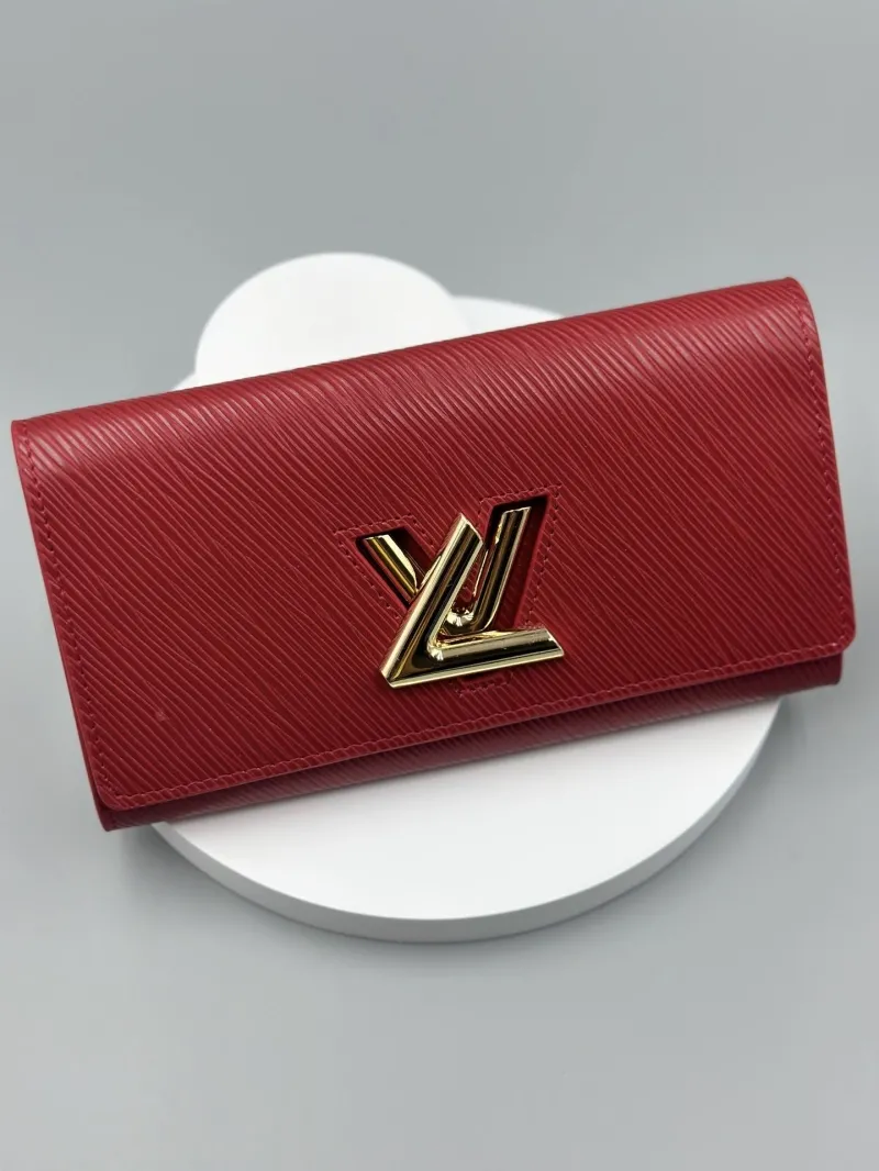 LV Wallets-469