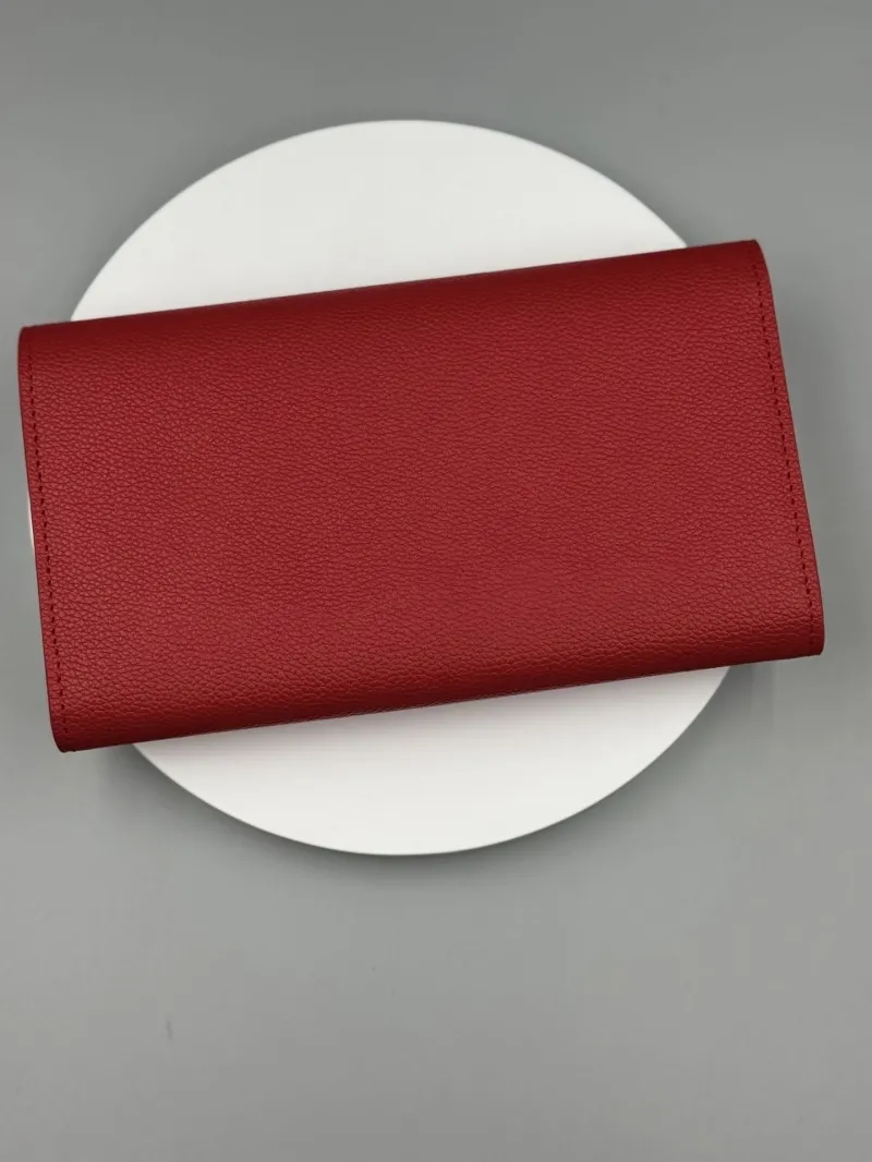 Alternative view of LV Wallets-488