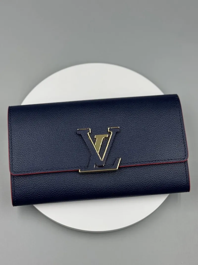 LV Wallets-492