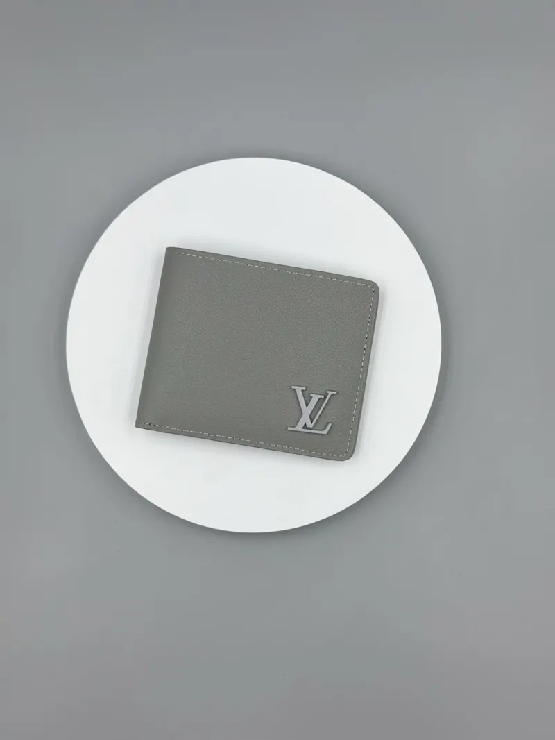 LV Wallets-497