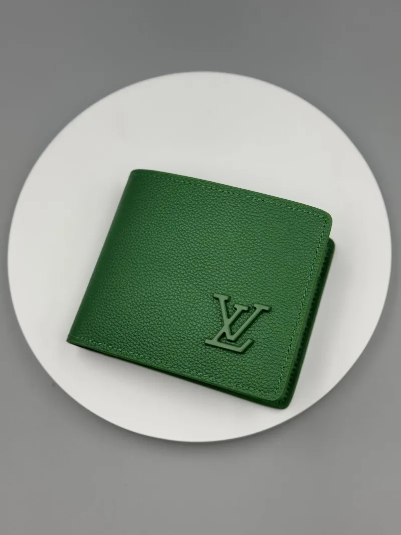 LV Wallets-500