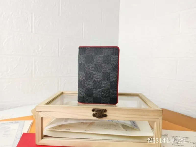 LV Wallets-507
