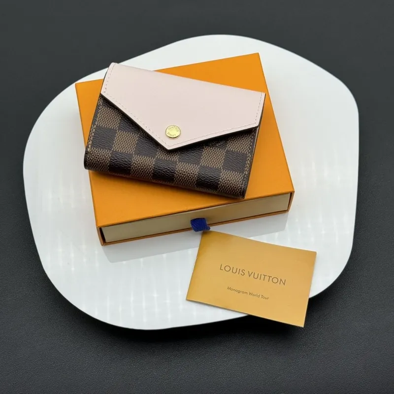 LV Wallets-516