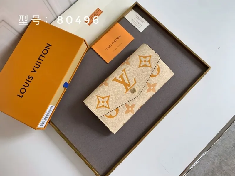 LV Wallets-520