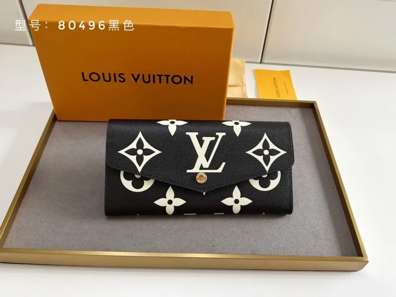LV Wallets-521