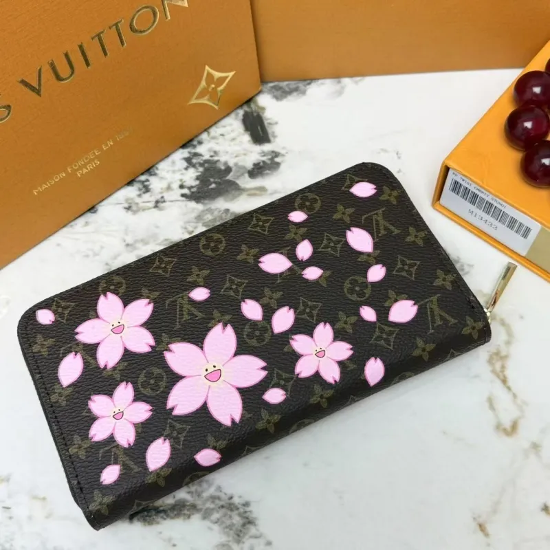 LV Wallets-522