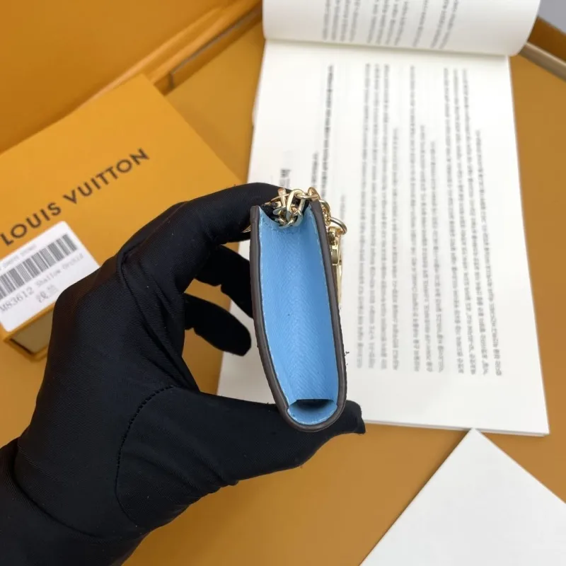 Alternative view of LV Wallets-523