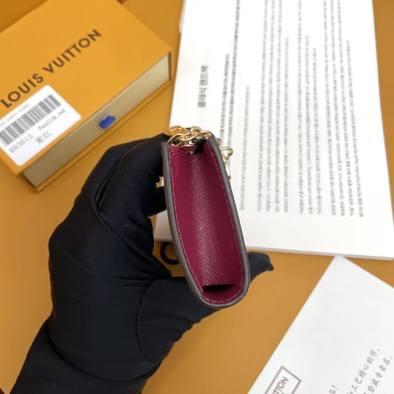 Alternative view of LV Wallets-525