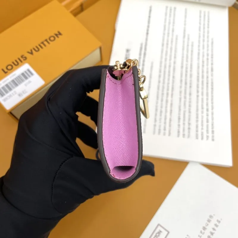 Alternative view of LV Wallets-526