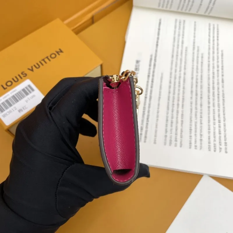 Alternative view of LV Wallets-527