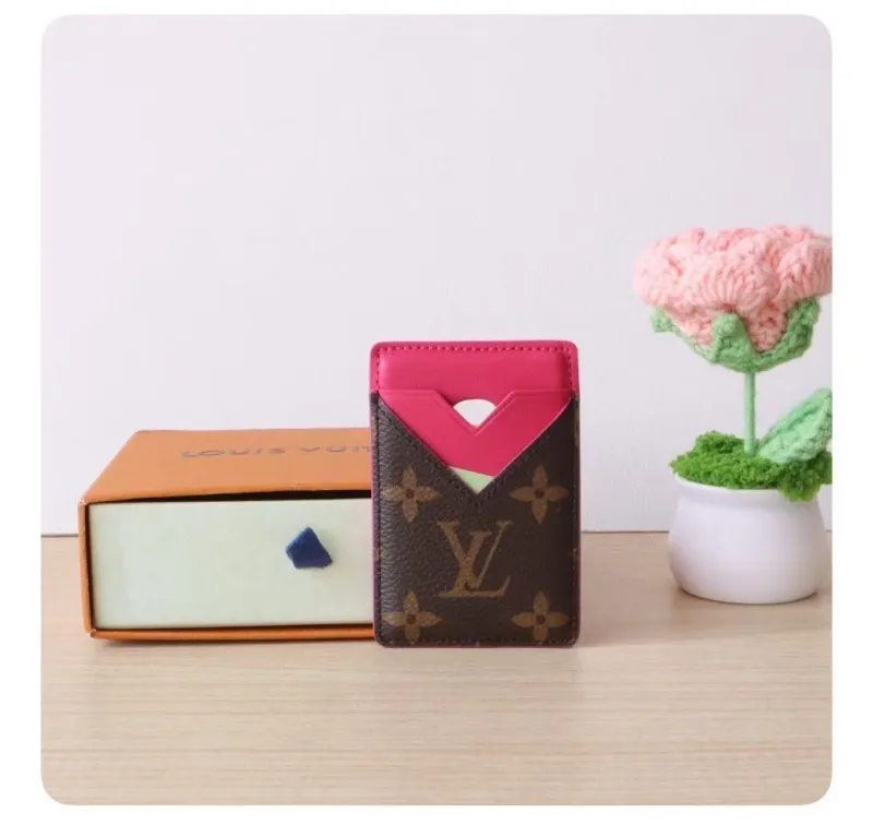 LV Wallets-533