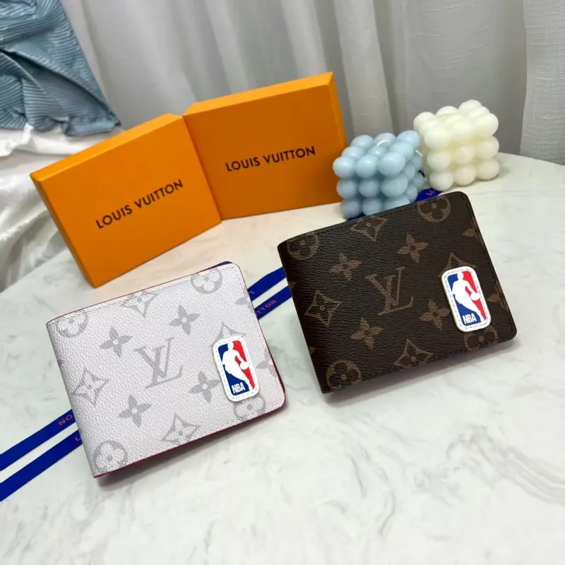 LV Wallets-538