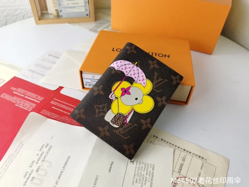 LV Wallets-545