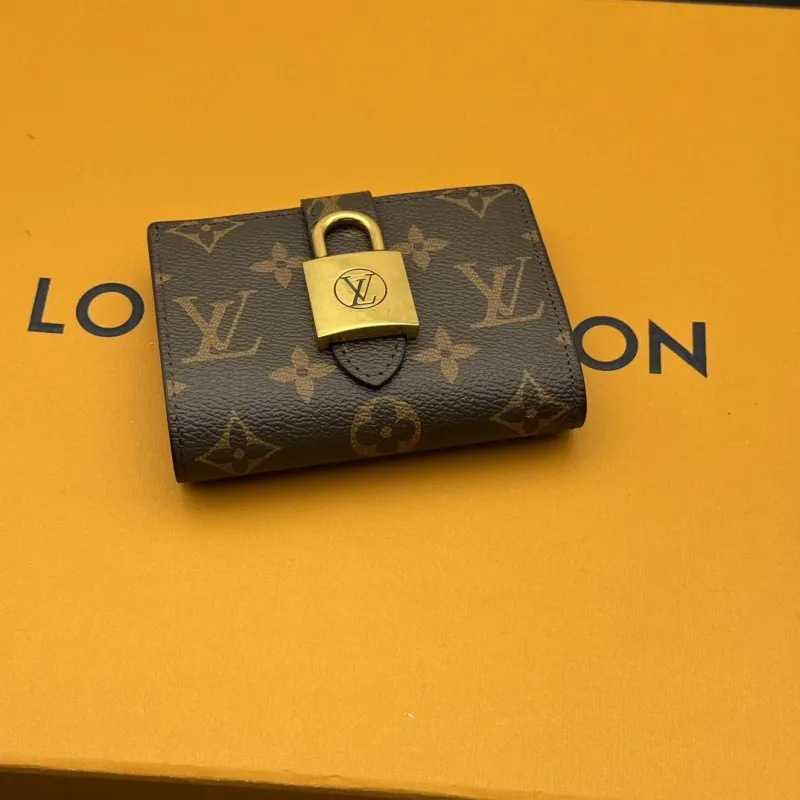 LV Wallets-571