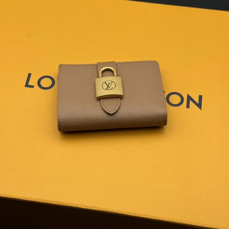 LV Wallets-574