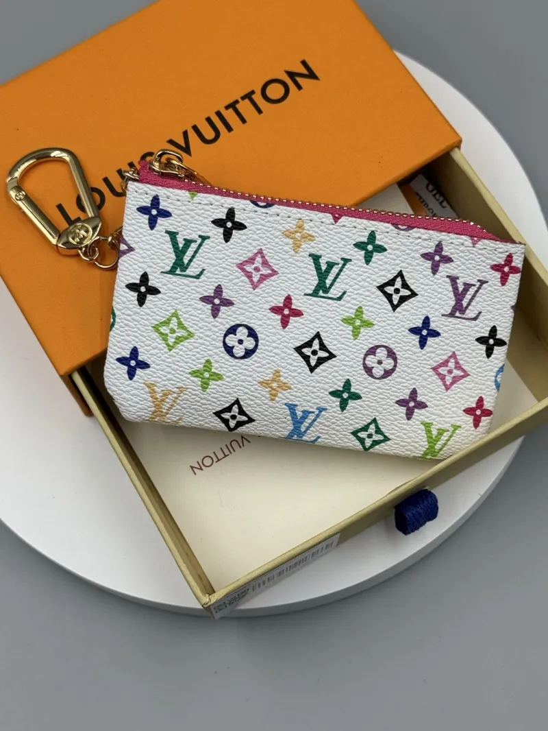 Alternative view of LV Wallets-585