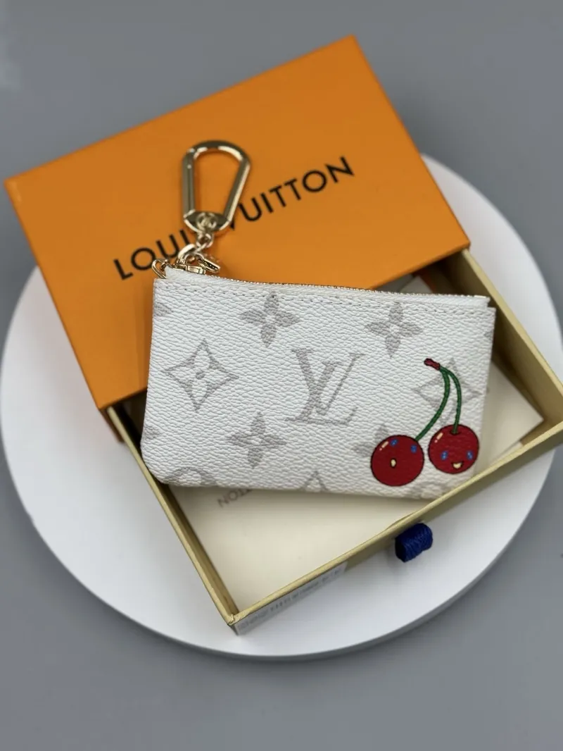 LV Wallets-590