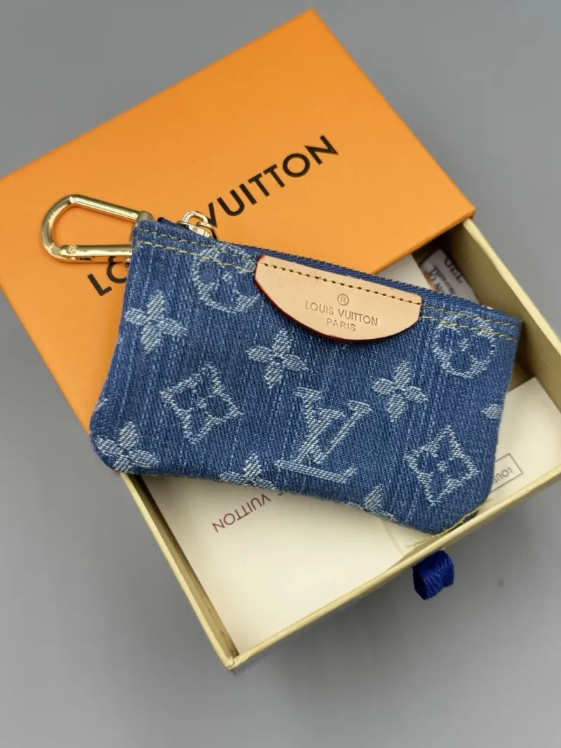 LV Wallets-593