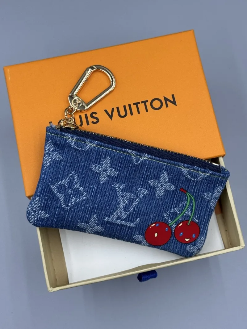 LV Wallets-596