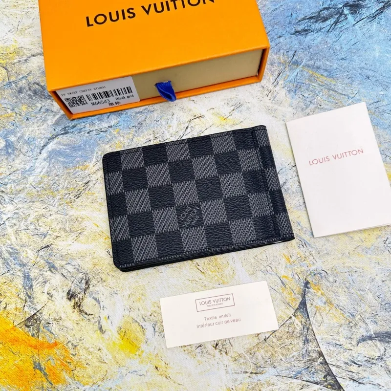 Alternative view of LV Wallets-609