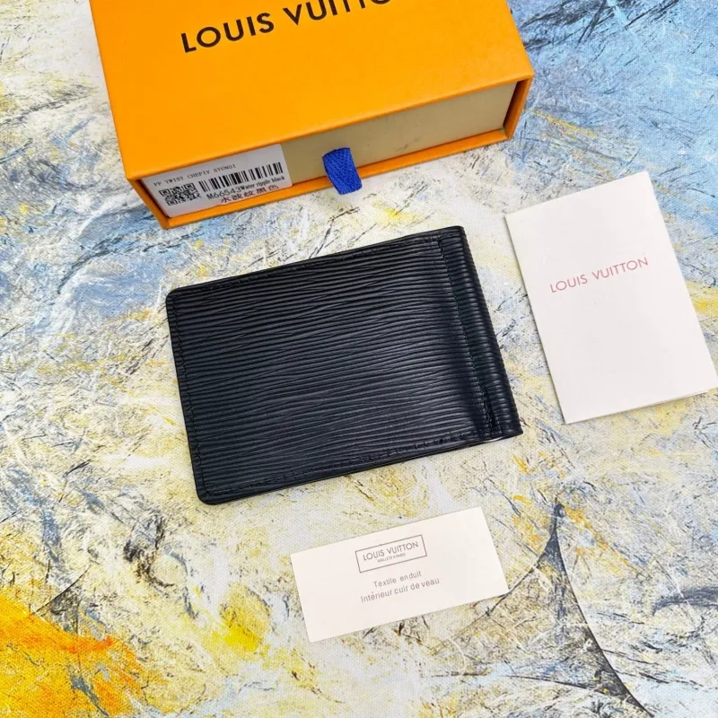 LV Wallets-610