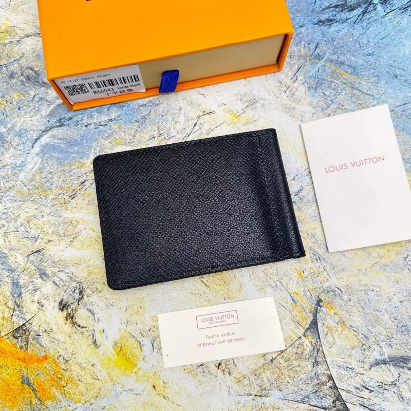 Alternative view of LV Wallets-611